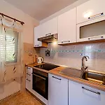 Apartamento By The Sea Pasadur - - 8391 *