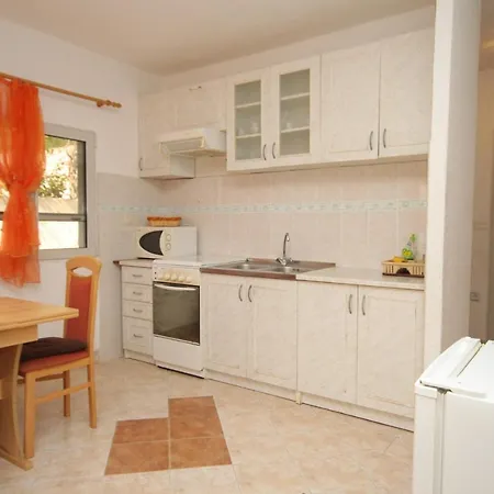 By The Sea Pasadur, - 8391 * Λάστοβο