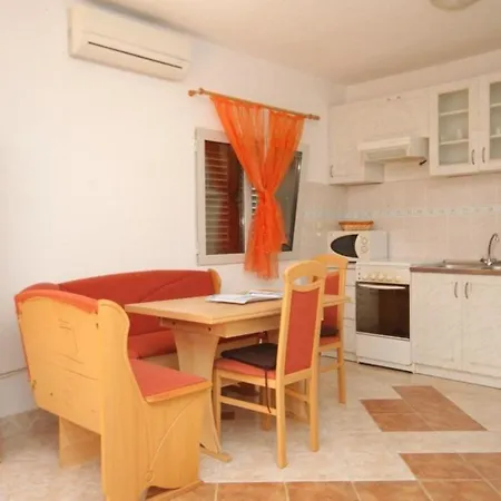 Διαμέρισμα By The Sea Pasadur, - 8391 *