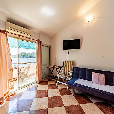 Διαμέρισμα By The Sea Pasadur, - 8391 *