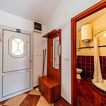 By The Sea Pasadur, - 8391